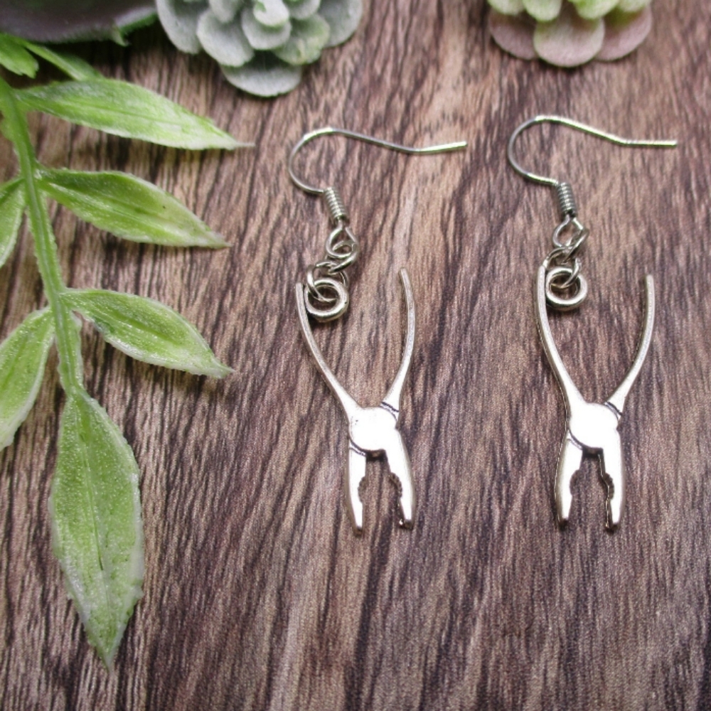 plier earrings - Picture 2 of 4